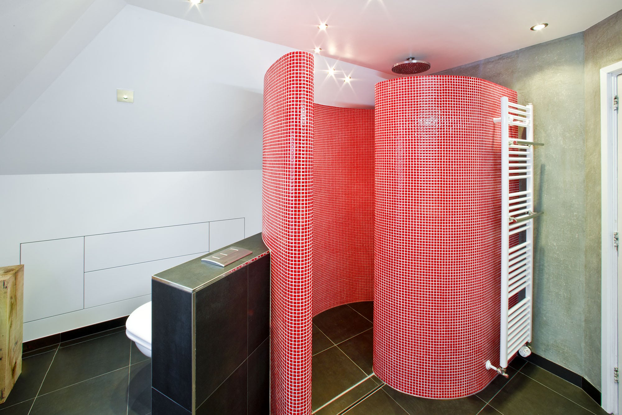 Design badkamer met slakkenhuis douche